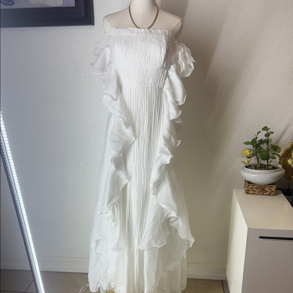 Chic Strapless White Ruffle Dress
